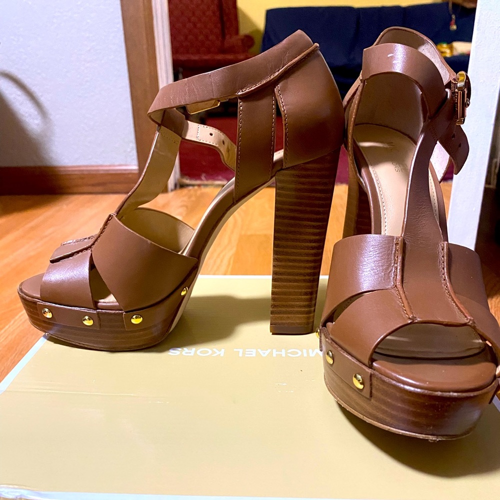 Like new MK heels. Fit more like a 6.5/7
